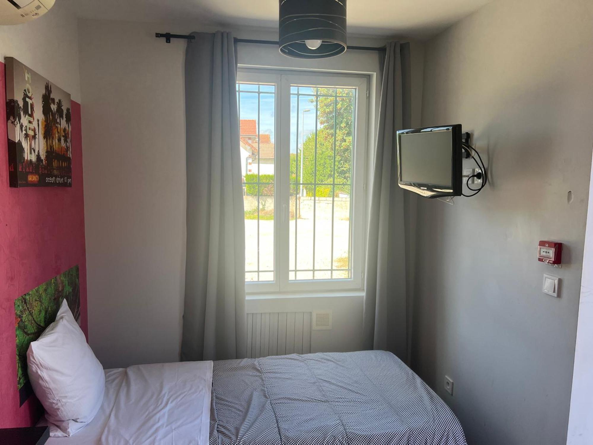 Hotel Des 2 Gares オセール エクステリア 写真
